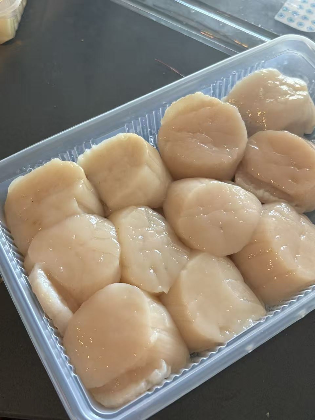 透明盒装新鲜带子肉
